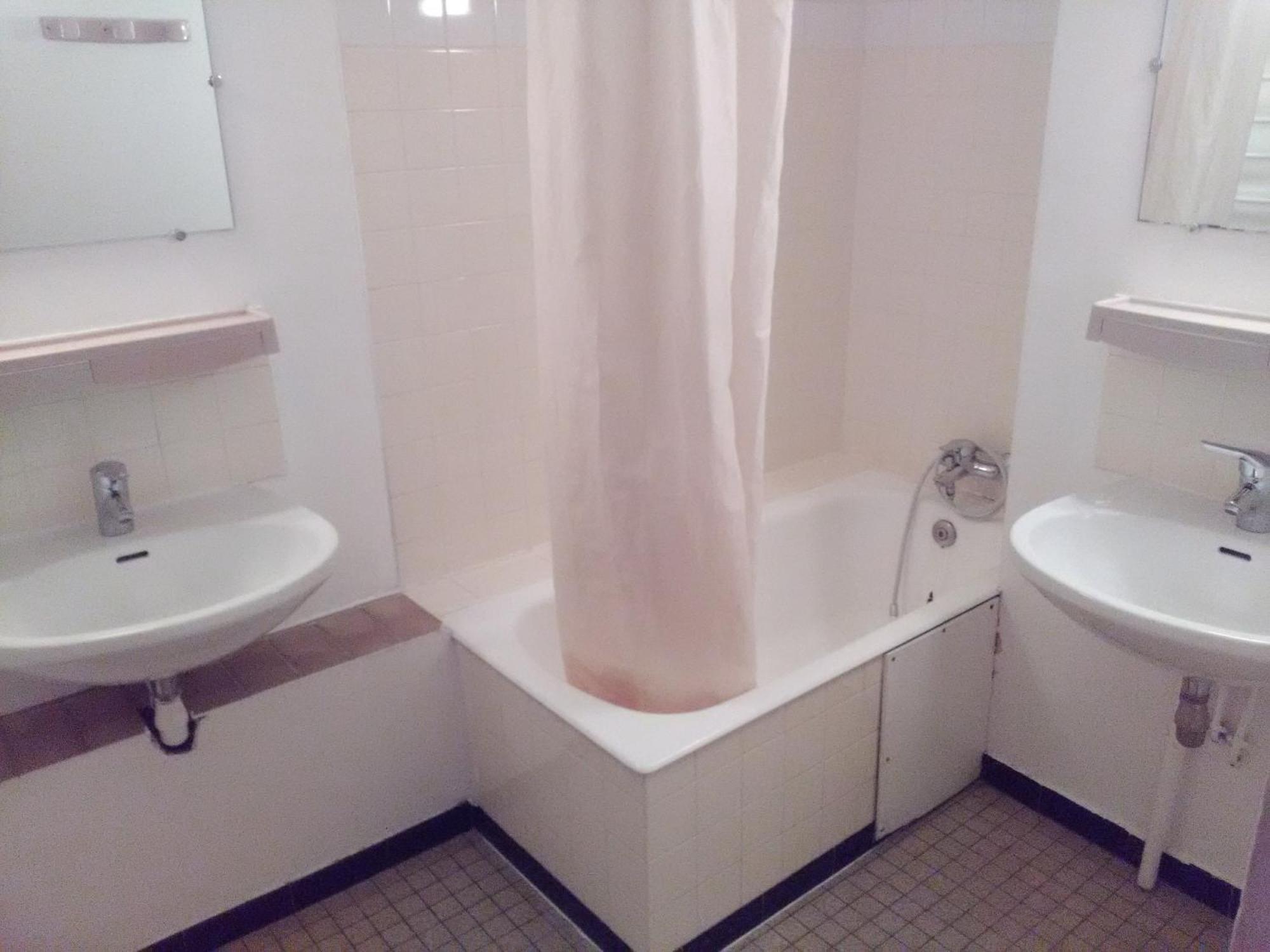 Dormitory Room,1499301634:JPEG